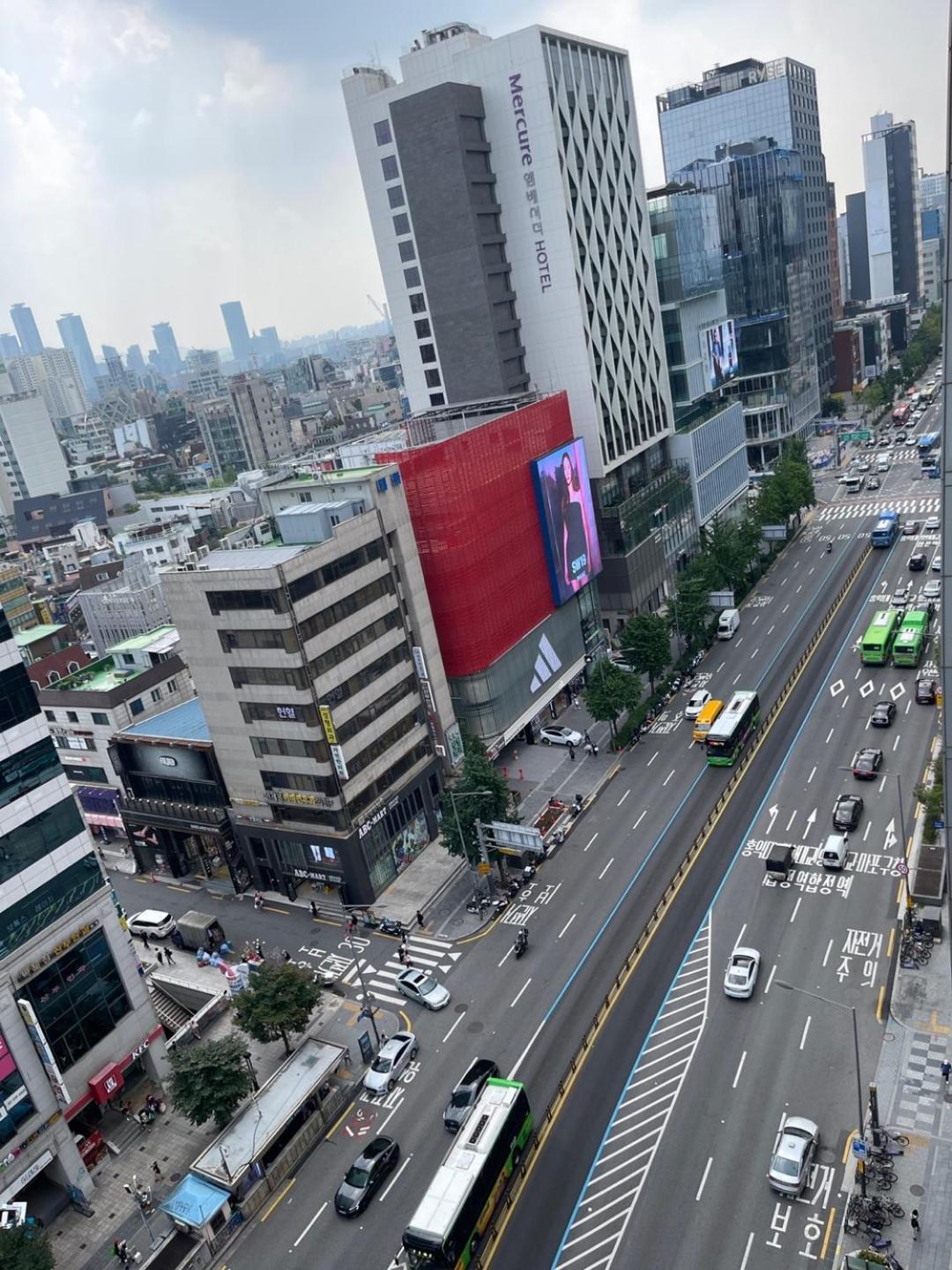 Hongdae Residence 3 - 1Min From Hongik Uni Station Exit #1 Seoul Exterior photo