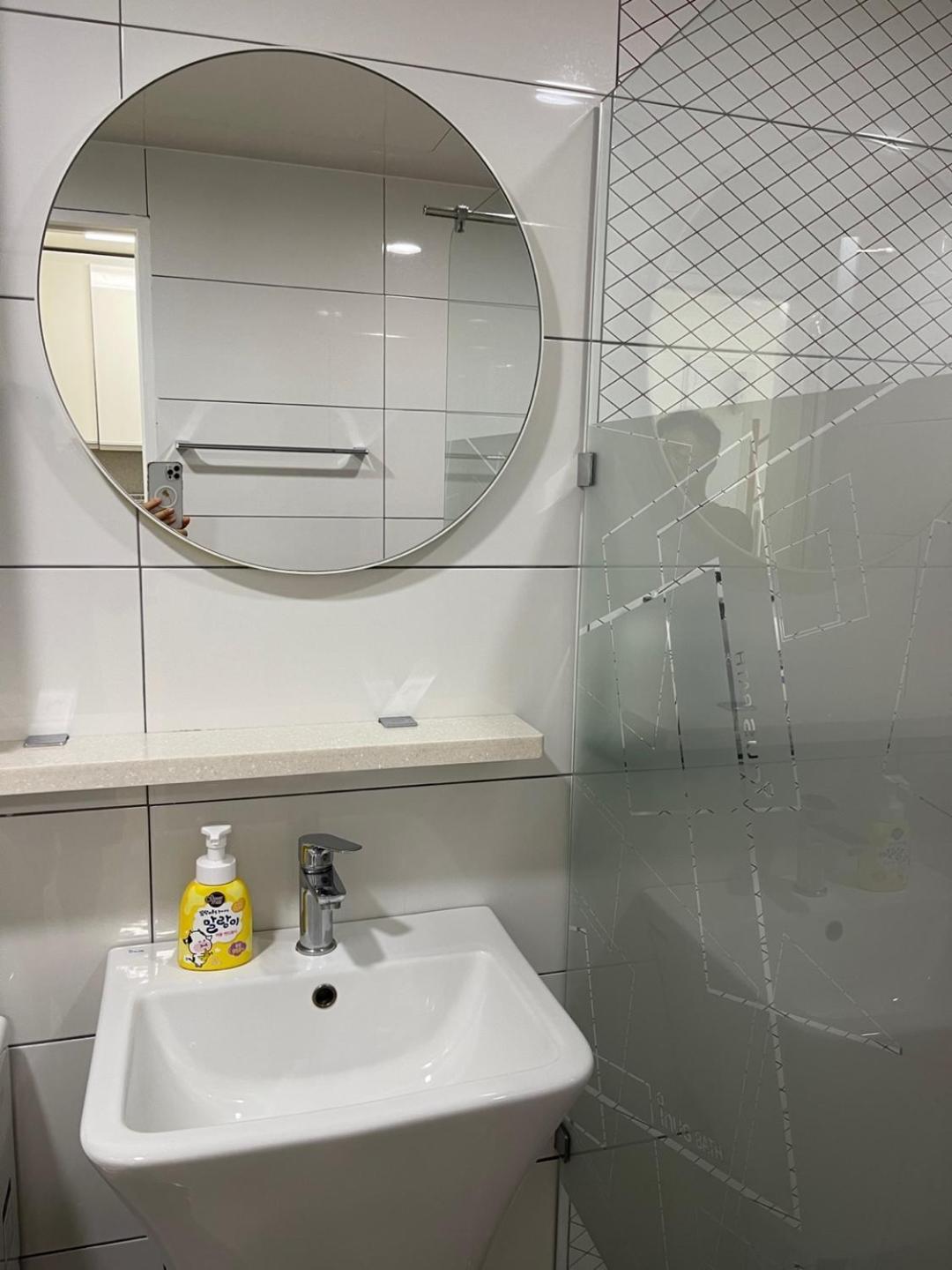 Hongdae Residence 3 - 1Min From Hongik Uni Station Exit #1 Seoul Exterior photo