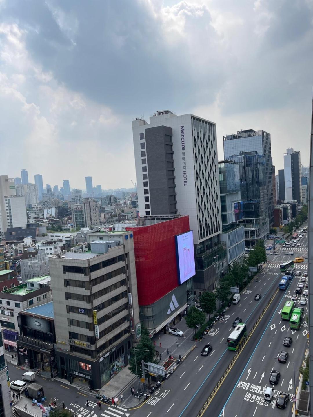 Hongdae Residence 3 - 1Min From Hongik Uni Station Exit #1 Seoul Exterior photo